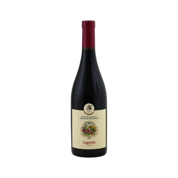 Novacella Lagrein &ndash; Opvallend verfijnde, fruitige Lagrein met een delicate houttoets Wijnhuis: Abbazia di Novacella Regio: Alto Adige, Itali&euml; Druivensoort: Lagrein Waarom kiezen voor deze wijn? De Novacella Lagrein is een perfecte keuze voor wie houdt van een elegante en verfijnde rode wijn met een balans tussen fruitigheid en een subtiele houttoets. Het Abbazia di Novacella, een van de oudste wijnhuizen in Itali&euml;, heeft een rijke traditie van wijnmaken in de schilderachtige Bressanone Vallei. De wijngaarden in deze regio, met hun koele klimaat, vormen een uitdaging voor de rijping van blauwe druiven, maar door de druiven ook te verbouwen in de warmer gelegen wijngaarden bij Bolzano en Cornaiano, kan dit huis optimaal profiteren van de zon. Dit maakt de Lagrein tot een complexe wijn die de voorkeur heeft van de echte wijnliefhebber. Smaakprofiel: De Novacella Lagrein valt meteen op door zijn verfijnde geur van rijp zwarte bessen, kersen en bramen, in harmonie met delicate aardse tonen, hints van chocolade en een subtiele bloemigheid van viooltjes. Deze intensiteit komt voort uit het zorgvuldig geselecteerde fruit van de wijngaarden, waar de druiven kunnen rijpen in de zonovergoten vlaktes met een ideale alluviale zandbodem. In de mond is de wijn heerlijk sappig met zachte, rijpe tannines en een verfrissende aciditeit, die de fruitige smaak perfect in balans houdt. De rijping op grote houten foeders voegt een lichte, maar verfijnde houttoets toe, wat de wijn extra complexiteit geeft. Wijnmaking: Na de handmatige oogst worden de druiven zacht geperst en ondergaan ze een vergisting in roestvrijstalen tanks, waarbij de schillen regelmatig worden ondergedompeld voor een optimale extractie van kleur en aroma's. De malolactische vergisting en rijping van zes maanden op grote houten foeders zorgen voor de verfijning van deze wijn, die zijn karakteristieke diepte en complexiteit krijgt. Perfect voor: Deze Lagrein is een uitstekende keuze voor gastronomische pairing, vooral bij gegrild vlees, pasta's met rijke sauzen, of gerijpte kazen. Het is de ideale wijn om te delen bij een diner met vrienden of familie, of gewoon om van te genieten op een rustige avond. Waarom kiezen voor de Novacella Lagrein? Kies voor deze wijn wanneer je op zoek bent naar een elegante, fruitige wijn met een delicate balans tussen frisheid en complexiteit. De Abbazia di Novacella levert een kwaliteitswijn die niet alleen lokaal geworteld is, maar ook de traditie en ervaring van honderden jaren weerspiegelt. Een must-have voor elke wijnliefhebber die het beste van de Alto Adige wil ontdekken.
