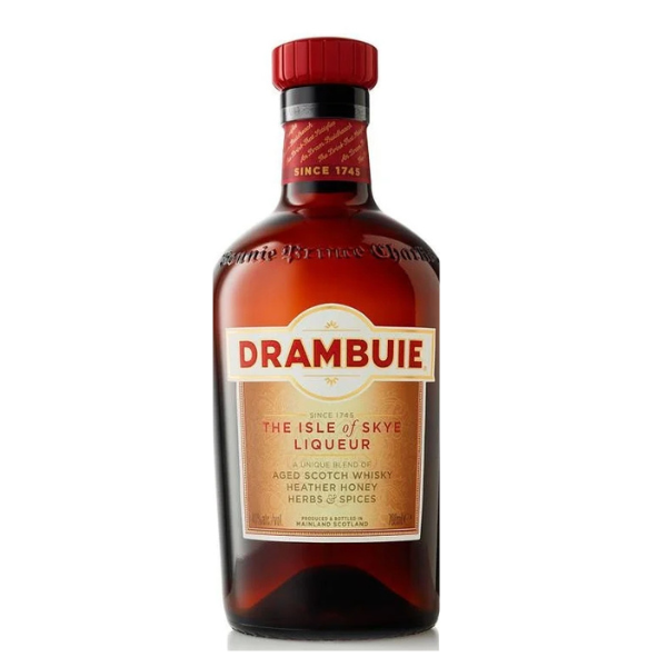 Winkel 51 Drambuie Honey & Whisky Liqueur – De Perfecte Mix van Schotse Whisky en Honing Drambuie Honey & Whisky Liqueur is een iconische Schotse likeur die een verfijnde combinatie biedt van premium Schotse whisky, rijke honing, en een subtiele kruidenmix. Deze heerlijke likeur is geliefd om zijn zoete, zachte smaak en complexe aroma’s die zowel in cocktails als puur tot hun recht komen. Of je nu een zoetere whisky-ervaring zoekt of een unieke twist aan je favoriete drankje wilt geven, Drambuie biedt altijd iets bijzonders. Wat is Drambuie Honey & Whisky Liqueur? Drambuie is een whisky-likeur die zijn oorsprong vindt in Schotland. Het wordt gemaakt door premium Schotse whisky te mengen met honing, kruiden en specerijen. Het resultaat is een luxueuze, zoete likeur met een uniek smaakprofiel. De rijke, gouden kleur en de zachte, verwarmende smaak maken Drambuie tot een favoriet bij liefhebbers van zowel whisky als likeuren. Het is een veelzijdige drank die zich uitstekend leent voor zowel sipping als mixen in cocktails. Smaaknotities van Drambuie Honey & Whisky Liqueur Aroma: Een uitnodigende geur van zoete honing, vanille en een hint van kruiden. Smaak: Zachte, warme tonen van honing en vanille, gecombineerd met een lichte kruidenachtige complexiteit en een subtiele whiskybasis. Afdronk: Een zachte, langdurige afdronk met een zachte zoetheid en een vleugje kruiden die het palet een aangename finish geven. Waarom kiezen voor Drambuie Honey & Whisky Liqueur? Unieke smaakervaring: De combinatie van Schotse whisky, honing en kruiden zorgt voor een bijzondere en rijke smaak die niet snel te vergeten is. Veelzijdigheid: Perfect om puur te drinken, maar ook een uitstekende basis voor cocktails zoals de klassieke "Rusty Nail". Traditie en kwaliteit: Drambuie heeft een rijke geschiedenis die teruggaat tot de 18e eeuw en wordt nog steeds gemaakt volgens de originele receptuur. Heerlijke zoetheid: De delicate balans tussen whisky en honing maakt Drambuie bijzonder geliefd bij liefhebbers van zoetere, goed afgeronde likeuren. Drambuie – Een Schotse Legende Drambuie werd voor het eerst gemaakt aan het einde van de 18e eeuw in Schotland en heeft sindsdien een legendarische status verworven. Het verhaal gaat dat de receptuur werd gecreëerd voor een Schotse koning, maar het geheim van de kruidenmix wordt nog steeds zorgvuldig bewaard. Het merk heeft zijn oorsprong in de traditie van Schotse whisky en wordt vandaag de dag nog steeds geproduceerd met de hoogste kwaliteit whisky en ingrediënten. Waarom kiezen voor Drambuie Honey & Whisky Liqueur? Ideaal voor cocktails: Gebruik Drambuie als basis voor de beroemde Rusty Nail (Drambuie en Scotch whisky), of als een zoet accent in andere whisky- of cocktails. Perfect voor bijzondere momenten: Of het nu een feest, een diner of een rustig moment is, Drambuie past bij elke gelegenheid. Geweldige cadeau-optie: De unieke smaak en premium uitstraling maken Drambuie een fantastisch cadeau voor iedere likeurliefhebber of whiskyfanaat.
