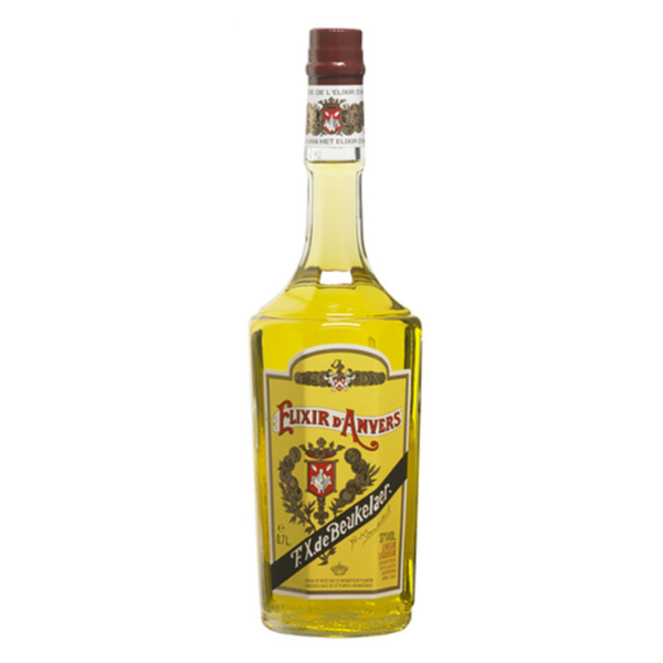 Elixir d&rsquo;Anvers F.X. de Beukelaer &ndash; Authentieke Belgische Kruidenlikeur sinds 1863 Elixir d&rsquo;Anvers van F.X. de Beukelaer is een traditionele Belgische kruidenlikeur met een rijke geschiedenis die teruggaat tot 1863. Deze iconische likeur uit Antwerpen wordt nog altijd volgens het originele, geheime recept geproduceerd en staat bekend om zijn complexe kruidensamenstelling en verfijnde smaak. Elixir d&rsquo;Anvers wordt gemaakt op basis van tientallen zorgvuldig geselecteerde planten, kruiden en specerijen uit verschillende delen van de wereld. Na maceratie en distillatie rijpt de likeur op eikenhouten vaten, wat zorgt voor extra diepgang en harmonie. Smaakprofiel van Elixir d&rsquo;Anvers Elixir d&rsquo;Anvers heeft een warme amberkleur en een intens aromatisch bouquet. In de geur herken je kruidige en botanische tonen met hints van citrus, anijs en specerijen. De smaak is vol, zacht en complex, met een perfecte balans tussen zoetheid en kruidige bitters. Je proeft lagen van kruiden, subtiele sinaasappelschil, warme specerijen en een lichte houtinvloed door de rijping op eiken vaten. De afdronk is lang, rond en verfijnd. Belangrijkste kenmerken: Land: Belgi&euml; Producent: F.X. de Beukelaer Sinds: 1863 Alcoholpercentage: circa 35% Smaak: kruidig, zachtzoet en complex Rijping: op eikenhouten vaten Deze Belgische klassieker wordt wereldwijd gewaardeerd om zijn unieke karakter en ambachtelijke productieproces. Over de producent: F.X. de Beukelaer F.X. de Beukelaer richtte de distilleerderij op in Antwerpen in 1863. Het familiebedrijf heeft sindsdien het originele recept en productieproces zorgvuldig bewaakt. Elixir d&rsquo;Anvers wordt nog steeds geproduceerd in de historische distilleerderij, waar traditionele technieken worden gecombineerd met moderne kwaliteitscontrole. Het geheime recept en de lange rijping maken deze elixir tot een van de meest authentieke kruidenlikeuren van Belgi&euml;. Hoe drink je Elixir d&rsquo;Anvers? Elixir d&rsquo;Anvers is veelzijdig en kan op verschillende manieren worden gedronken: Puur: Op kamertemperatuur of licht gekoeld als digestief na de maaltijd. Met ijs: Voor een zachtere, frissere beleving. In cocktails: Heerlijk in klassieke en moderne mixdranken als kruidige basis of smaakversterker. In koffie of dessert: Een kleine scheut in koffie of over vanille-ijs geeft een warme, kruidige twist. Dankzij de balans tussen zoet en kruidig is Elixir d&rsquo;Anvers zowel geschikt voor liefhebbers van traditionele kruidenbitters als voor wie op zoek is naar een verfijnde digestief. Elixir d&rsquo;Anvers F.X. de Beukelaer is niet zomaar een likeur, maar een stukje Belgisch erfgoed in het glas.