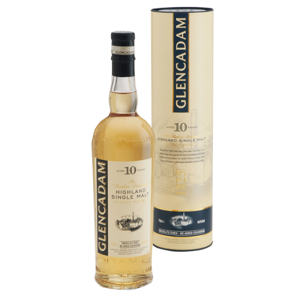 Glencadam 10YO Highland Single Malt &ndash; Schotland Frisse en elegante Highland single malt met rijke mout- en fruittonen. De Glencadam 10YO Highland Single Malt is een verfijnde whisky afkomstig uit de pittoreske Highland-regio van Schotland. Deze 10 jaar gerijpte single malt combineert een zachte fruitigheid met subtiele mouttonen en een vleugje vanille en eik. Het resultaat is een evenwichtige, toegankelijke whisky die zowel door beginnende als door ervaren whiskyliefhebbers wordt gewaardeerd. Smaakprofiel Leeftijd: 10 jaar Kleur: Licht goud Aroma&rsquo;s: Appel, peer, vanille, zachte mout Smaak: Rijk, rond en zacht Structuur: Evenwichtig en elegant Afdronk: Medium, fruitig en licht kruidig Proefnotitie &nbsp;De neus van de Glencadam 10YO Highland Single Malt opent met frisse fruittonen van appel en peer, aangevuld met zachte vanille en lichte mouttonen. In de mond is de whisky soepel en evenwichtig, met een ronde structuur en een subtiele kruidige afdronk. Dit is de Glencadam 10YO Highland Single Malt. Bijzonderheid van de producent Glencadam Distillery is een historische distilleerderij in Brechin, Highland die bekend staat om zijn traditionele Highland-methode en unieke stookproces: de whisky wordt gemaakt van lokaal gerst, tweemaal gedistilleerd in koperen pot stills, en in eikenhouten vaten gerijpt zonder toevoeging van kleurstoffen of koolextracten. Glencadam heeft hiermee een onderscheidende frisse en fruitige stijl ontwikkeld die minder gebruikelijk is onder Highland single malts. Serveertips & gebruik Ideaal puur of met een paar druppels water Uitstekend bij lichte desserts, gerookte zalm of kaasplateaus Perfect voor een rustig proeverij-moment of als introductie voor Highland whisky&rsquo;s Regio: Highland Land: Schotland
