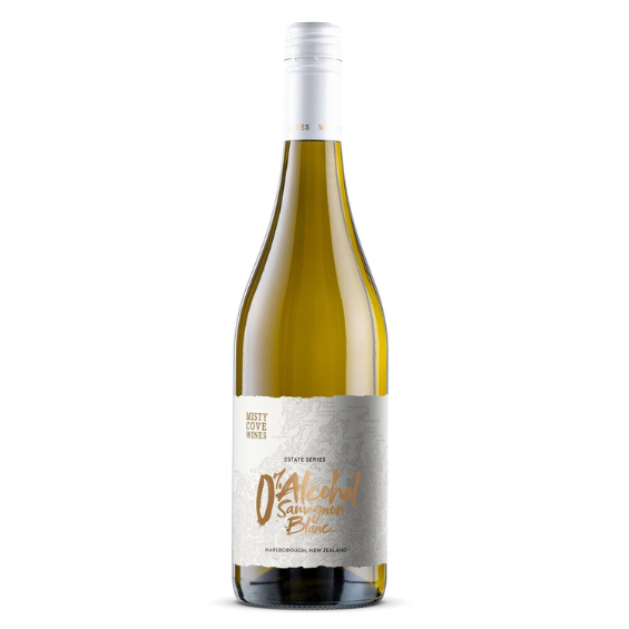 Home 15 Misty Cove Estate 0% Alcohol Sauvignon Blanc – Marlborough, Nieuw-Zeeland Alcoholvrije Sauvignon Blanc uit Marlborough met tropisch fruit, frisse citrus en de iconische Nieuw-Zeelandse stijl. De Misty Cove Estate 0% Alcohol Sauvignon Blanc bewijst dat een alcoholvrije wijn dezelfde levendige frisheid en aromatische expressie kan bieden als een klassieke Sauvignon Blanc uit Marlborough. Gemaakt van zorgvuldig geselecteerde druiven uit de beroemde Wairau- en Waihopai Valleys, biedt deze alcoholvrije witte wijn alles waar Nieuw-Zeeland om bekendstaat: uitbundige aroma's van passiefruit, mango en limoen, gecombineerd met een verfrissende, sappige afdronk. Dankzij een zorgvuldig de-alcoholisatieproces blijft het karakter van de wijn behouden, zodat je kunt genieten van de authentieke smaak van Marlborough – maar dan volledig alcoholvrij. Een ideale keuze voor iedereen die bewust geniet, zonder in te leveren op kwaliteit of smaak. Smaakprofiel Druif: 100% Sauvignon Blanc Alcoholpercentage: 0,0% Kleur Licht strogeel met frisse groene reflecties. Neus Uitbundige aroma's van passiefruit, mango, limoen en rijpe citrus, aangevuld met frisse tonen van zomers fruit. Mond Fris, levendig en sappig met een mooie balans tussen tropisch fruit en verkwikkende zuren. Afdronk Zuiver, verfrissend en fruitig met een lange, dorstlessende finale. Proefnotitie De wijn barst van de tropische aroma's van passiefruit en mango, gevolgd door frisse limoen en citrus. De levendige zuren geven spanning en maken deze alcoholvrije Sauvignon Blanc heerlijk verfrissend. Dit is de Misty Cove Estate 0% Alcohol Sauvignon Blanc. Over het wijnhuis Misty Cove is gevestigd in de wereldberoemde wijnregio Marlborough en staat bekend om zijn moderne, expressieve wijnen met een uitgesproken Nieuw-Zeelands karakter. De druiven zijn afkomstig uit de prestigieuze Wairau Valley en Waihopai Valley, waar koele nachten, veel zonuren en een lang groeiseizoen zorgen voor Sauvignon Blancs met intense aroma's en levendige frisheid. Met de Estate 0% Alcohol Sauvignon Blanc laat Misty Cove zien dat ook alcoholvrije wijn dezelfde kwaliteit, fruitexpressie en terroirbeleving kan bieden als hun traditionele wijnen. Vinificatie De Sauvignon Blanc wordt eerst op traditionele wijze gevinifieerd, zodat alle karakteristieke aroma's en smaken zich optimaal ontwikkelen. Vervolgens wordt de alcohol zorgvuldig verwijderd met moderne technieken, waarbij de fruitexpressie, frisheid en balans zoveel mogelijk behouden blijven. Zo ontstaat een alcoholvrije wijn die trouw blijft aan de typische stijl van Marlborough. Wijn & Spijs De Misty Cove Estate 0% Alcohol Sauvignon Blanc is een veelzijdige begeleider van lichte en frisse gerechten. Heerlijk bij: Gegrilde garnalen en andere zeevruchten Ceviche Salades met citrusdressing Geitenkaas Kip Piccata Aspergerisotto Roerbakgroenten Vietnamese loempia's en lichte Aziatische gerechten Serveer gekoeld op 7–9°C. Waarom kiezen voor Misty Cove Estate 0% Alcohol Sauvignon Blanc? ✓ Premium alcoholvrije Sauvignon Blanc uit Marlborough ✓ 0,0% alcohol ✓ Boordevol passiefruit, mango en limoen ✓ Authentieke Nieuw-Zeelandse Sauvignon Blanc-stijl ✓ Perfect als aperitief of bij lichte gerechten ✓ Bewust genieten zonder concessies aan smaak Regio: Marlborough Land: Nieuw-Zeeland